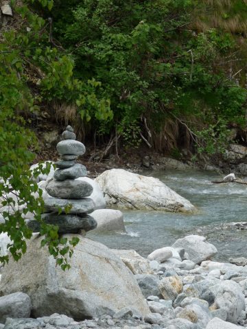 cairn le long du vénéon