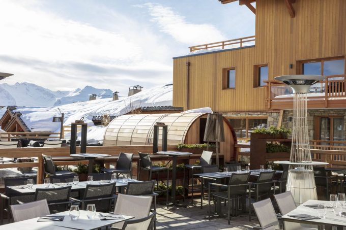 Ferme d’Hubert – terrasse hiver – hôtel Grandes Rousses – Alpe d’Huez (5).jpg